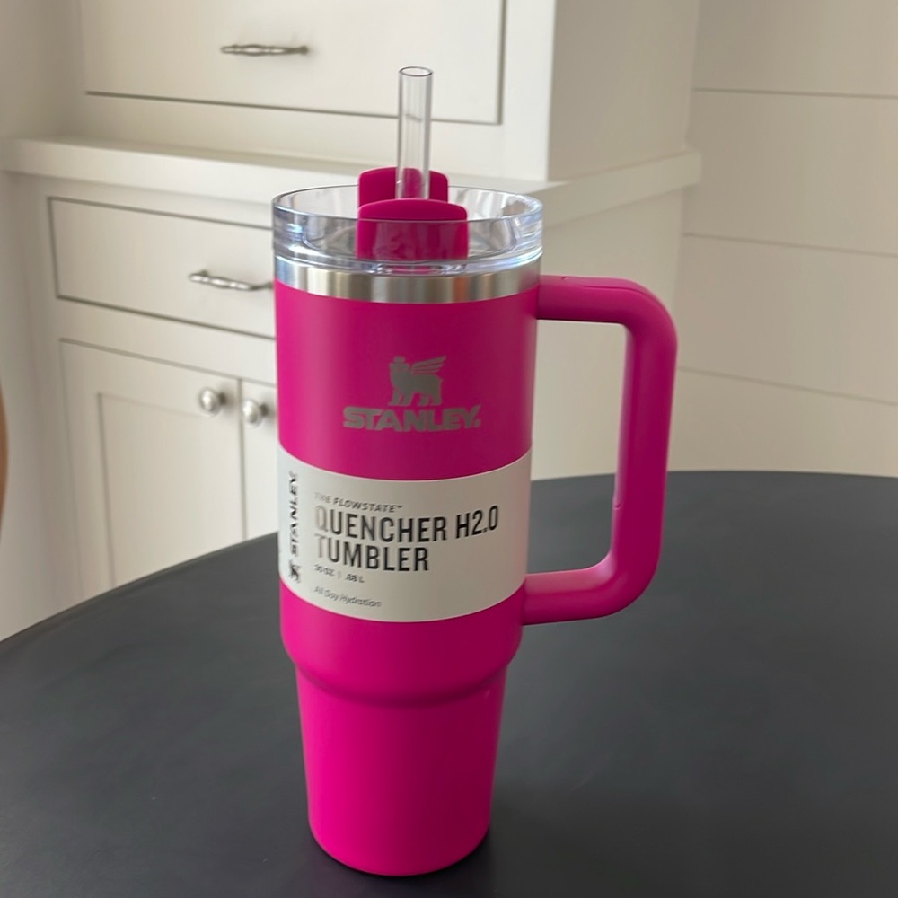 30 oz Stanley, Hot Pink, Camelia, Flow State Tumbler Quencher H2.0